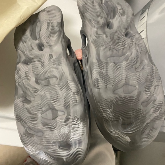 COPY - Yeezy foam runner - Picture 3 of 5